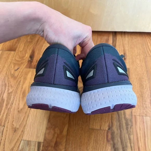 Brand new Brooks Glycerin women’s running shoes - Picture 3 of 5